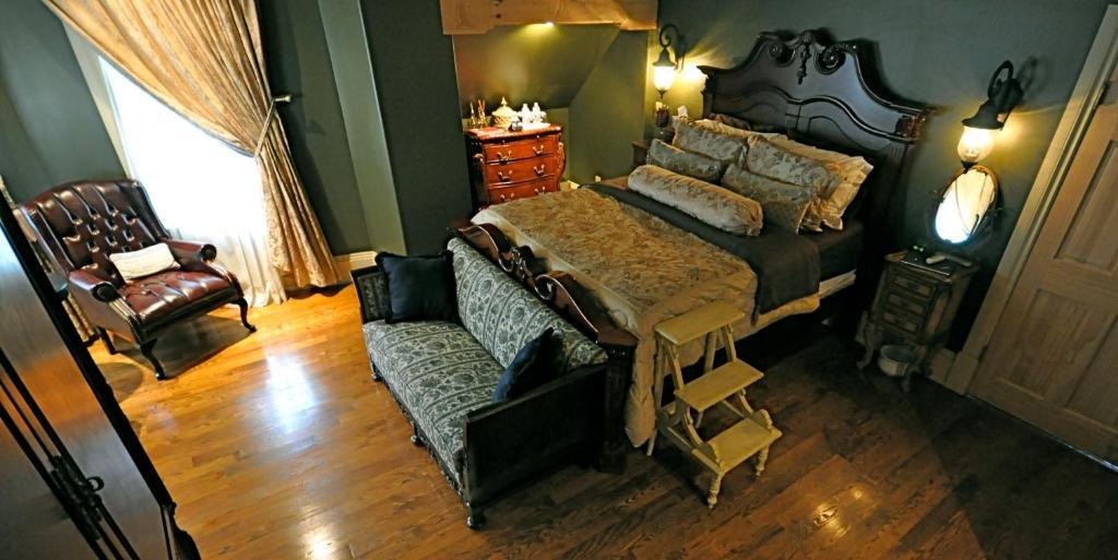 Creighton Manor Inn Bed & Breakfast Орілья Номер фото