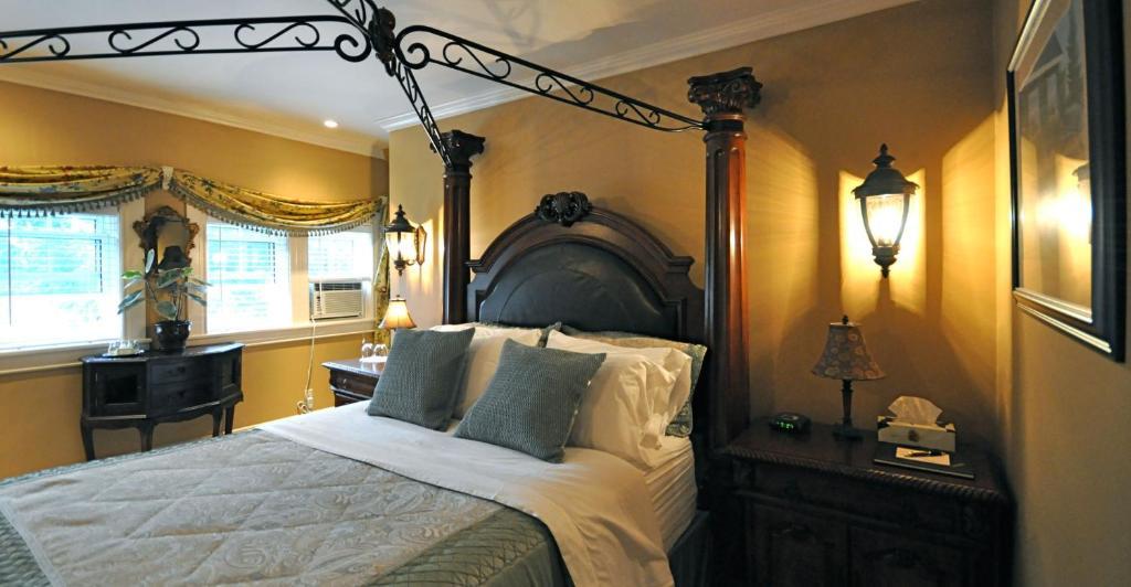Creighton Manor Inn Bed & Breakfast Орілья Екстер'єр фото