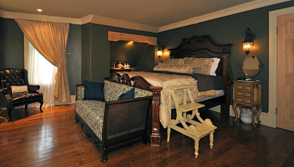 Creighton Manor Inn Bed & Breakfast Орілья Екстер'єр фото